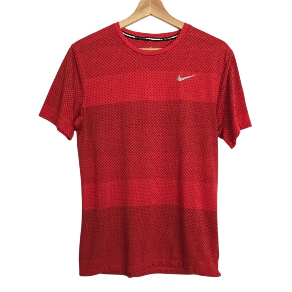 Nike Running MEDIUM Slim Fit Fitted Dri-Fit Running Tshirt Tee Breathable Pocket